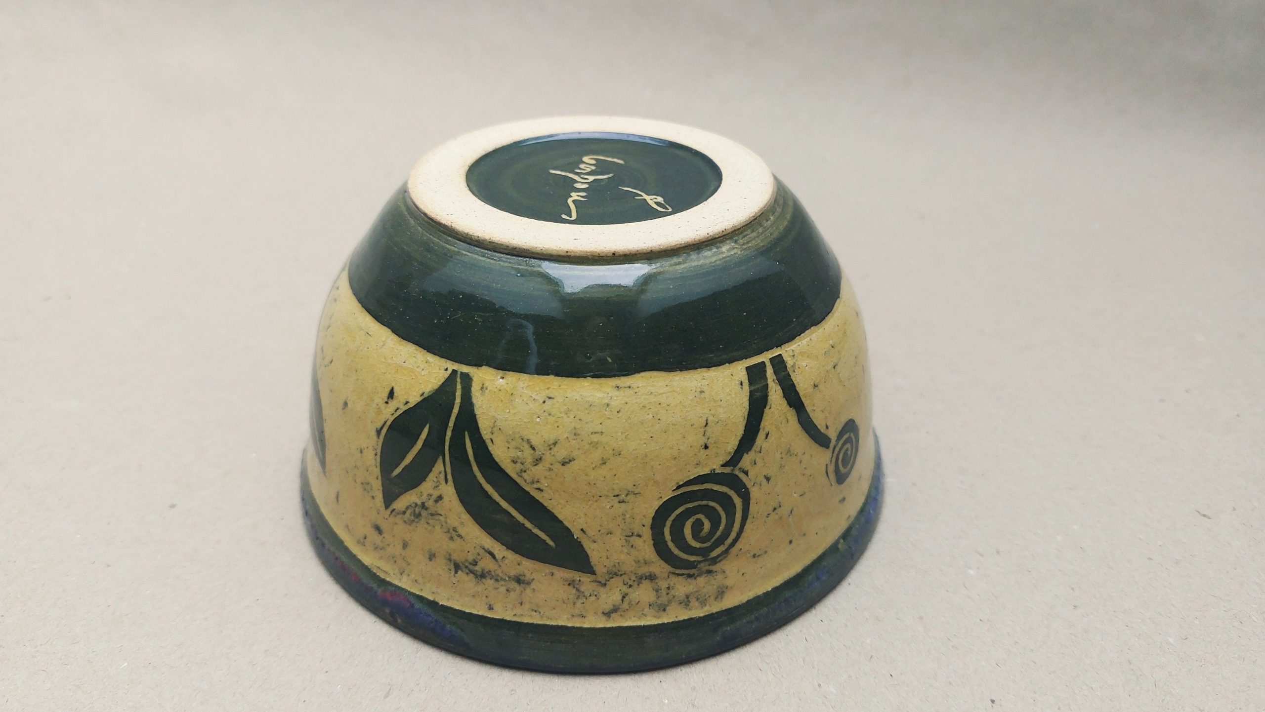 Keramická miska se Sgraffito "Lesní plody" - kamenina 520ml - Obrázek 3