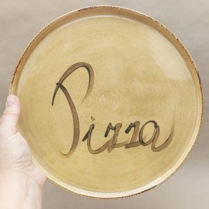 Ručně vyráběný keramický talíř "Pizza" - kamenina 26,5cm
